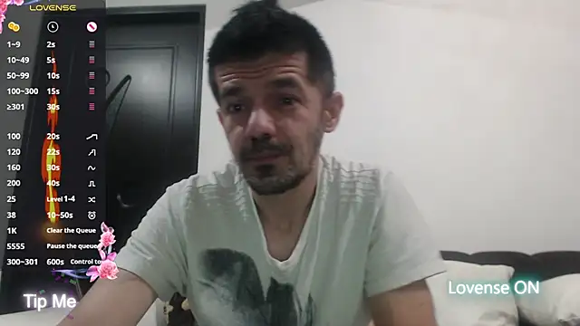 Snapshot of Dale_E chatting on 11.29.25 Dale E online show from 11.29.25