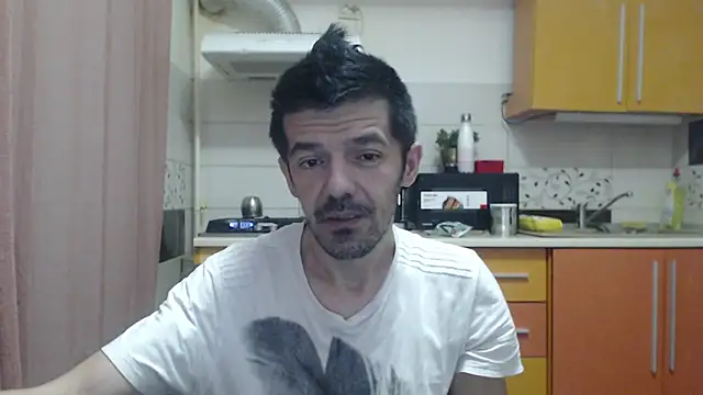 Snapshot of Dale_E chatting on 12.17.25 Dale E online show from 12.17.25