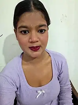 Snapshot of DIMPLE-GIRL88 chatting on 11.18.25 DIMPLE-GIRL88 online show from 11.18.25