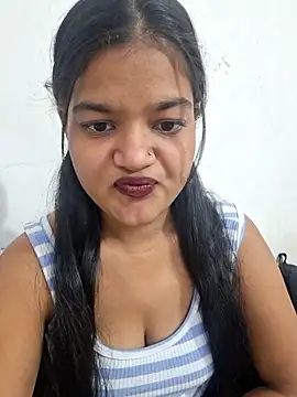 Snapshot of DIMPLE-GIRL88 chatting on 11.21.25 DIMPLE-GIRL88 online show from 11.21.25