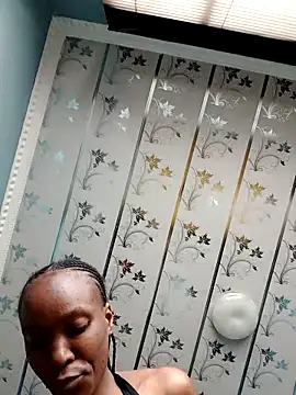 Snapshot of Beverlygurlx6 chatting on 02.17.26 Beverlygurlx6 online show from 02.17.26