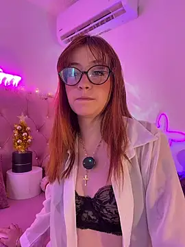 Snapshot of Teenjenn_ chatting on 12.01.25 Teenjenn online show from 12.01.25