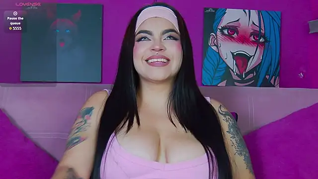 Snapshot of antonella_contti_ chatting on 12.15.25 antonella contti online show from 12.15.25