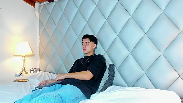 ZeusBrant online show from 03.07.26