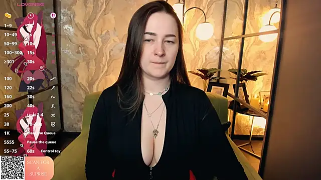 EmmaBloomm online show from 05.03.26