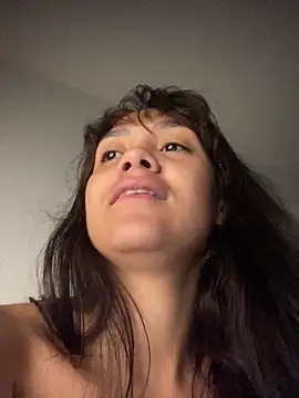 Snapshot of carolsapequinha chatting on 05.17.26 carolsapequinha online show from 05.17.26
