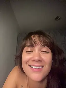 Snapshot of carolsapequinha chatting on 05.25.26 carolsapequinha online show from 05.25.26