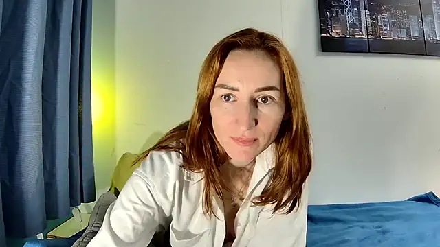 Snapshot of Leila_cam18 chatting on 12.18.25 Leila cam18 online show from 12.18.25