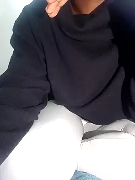 Snapshot of mirna96 chatting on 12.13.25 mirna96 online show from 12.13.25