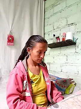 Snapshot of SindyHans chatting on 11.24.25 SindyHans online show from 11.24.25