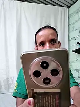 Snapshot of SindyHans chatting on 11.26.25 SindyHans online show from 11.26.25