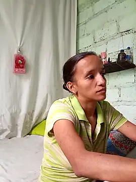 Snapshot of SindyHans chatting on 11.27.25 SindyHans online show from 11.27.25