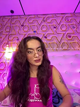 Snapshot of MelanyyJhonson15 chatting on 06.12.26 MelanyyJhonson15 online show from 06.12.26
