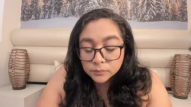 ViickyLee online show from 04.30.26