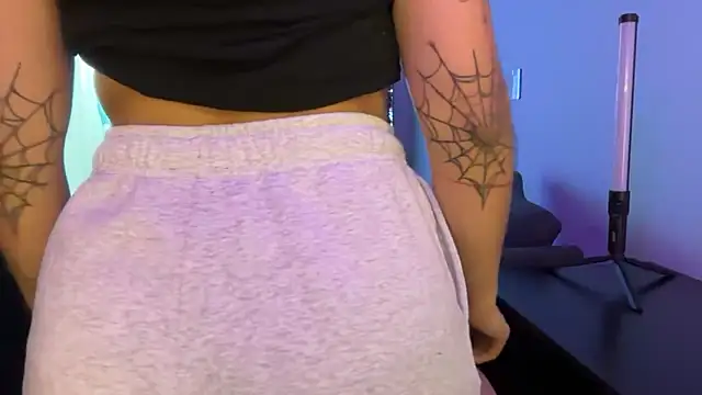 Snapshot of BabiSander11 chatting on 12.16.25 BabiSander11 online show from 12.16.25