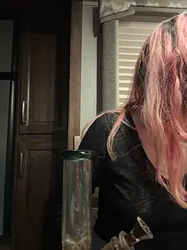 needlefaceUwU online show from 11.13.25