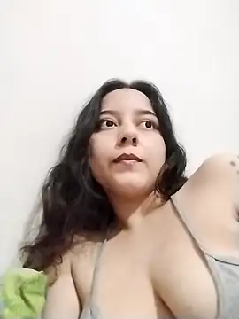 Snapshot of chibi_love chatting on 11.15.25 chibi love online show from 11.15.25