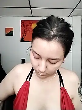 Snapshot of chibi_love chatting on 12.14.25 chibi love online show from 12.14.25