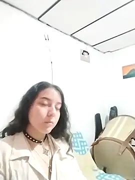 Snapshot of chibi_love chatting on 12.21.25 chibi love online show from 12.21.25