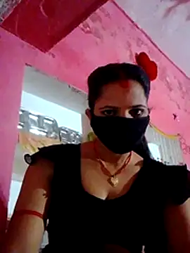 Snapshot of Bigg_bhabi chatting on 11.24.25 Bigg bhabi online show from 11.24.25