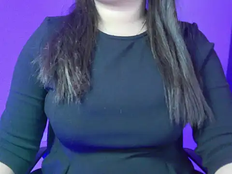 Snapshot of Saira_Hotty chatting on 11.29.25 Saira Hotty online show from 11.29.25