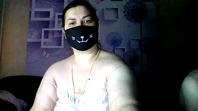 Snapshot of honey_sweet_couple chatting on 12.22.25 honey sweet couple online show from 12.22.25