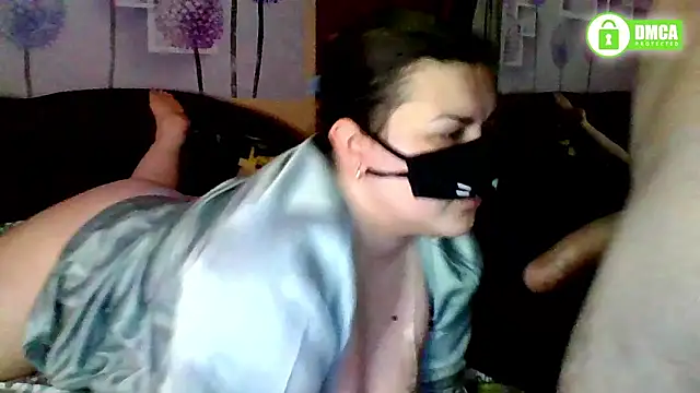 Snapshot of honey_sweet_couple chatting on 01.13.26 honey sweet couple online show from 01.13.26