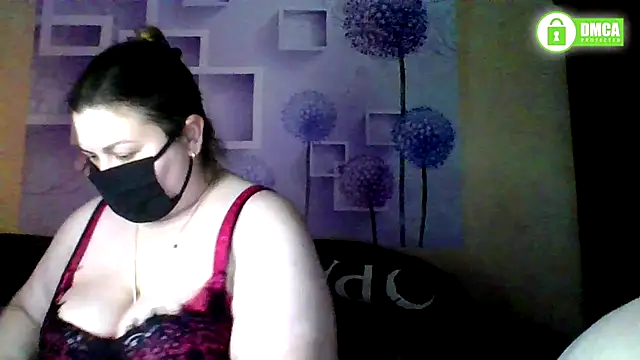 Snapshot of honey_sweet_couple chatting on 01.18.26 honey sweet couple online show from 01.18.26