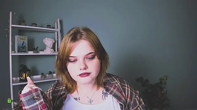 Snapshot of lika_pop chatting on 11.21.25 lika pop online show from 11.21.25