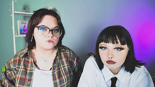 Snapshot of lika_pop chatting on 12.01.25 lika pop online show from 12.01.25