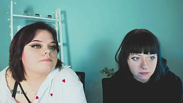 Snapshot of lika_pop chatting on 12.02.25 lika pop online show from 12.02.25