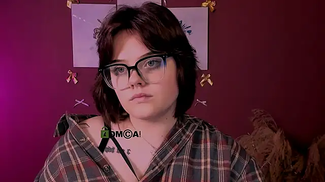 Snapshot of lika_pop chatting on 12.22.25 lika pop online show from 12.22.25