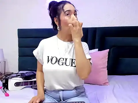VictoriaRouge  online show from 06.05.26