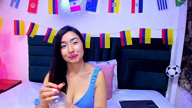 VictoriaRouge  online show from 06.30.26