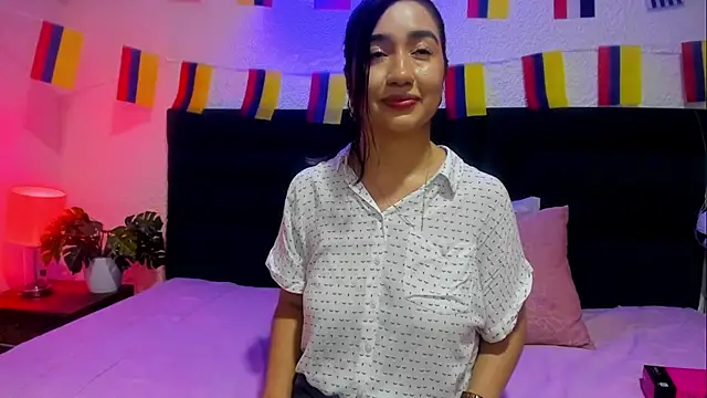 VictoriaRouge  online show from 07.10.26