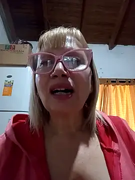 SexyMilf1211 online show from 04.24.26