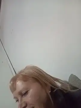 SexyMilf1211 online show from 06.01.26