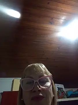 SexyMilf1211 online show from 06.12.26