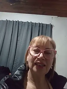 Snapshot of SexyMilf1211 chatting on 06.29.26 SexyMilf1211 online show from 06.29.26