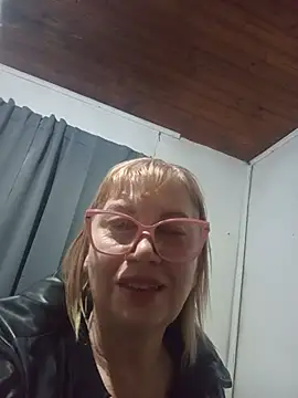 Snapshot of SexyMilf1211 chatting on 07.04.26 SexyMilf1211 online show from 07.04.26