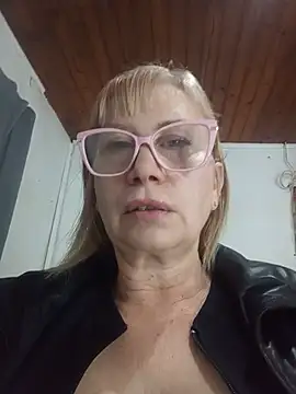 Snapshot of SexyMilf1211 chatting on 07.19.26 SexyMilf1211 online show from 07.19.26