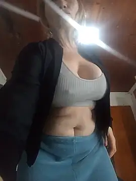 Snapshot of SexyMilf1211 chatting on 07.20.26 SexyMilf1211 online show from 07.20.26