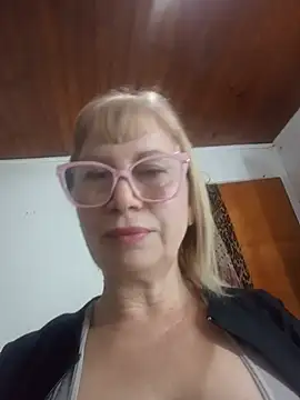 Snapshot of SexyMilf1211 chatting on 07.25.26 SexyMilf1211 online show from 07.25.26