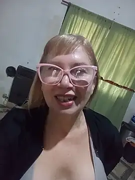 Snapshot of SexyMilf1211 chatting on 07.27.26 SexyMilf1211 online show from 07.27.26