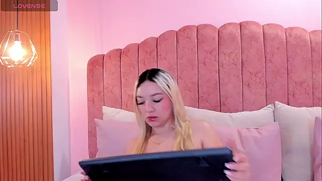 celeste laureent online show from 02.03.26