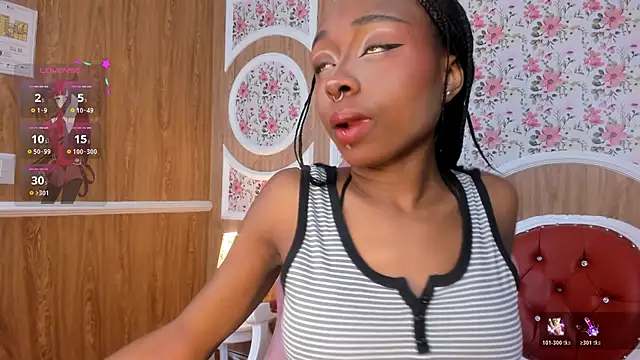 Snapshot of Midnight_Bluee chatting on 11.19.25 Midnight Bluee online show from 11.19.25