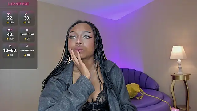 Snapshot of Midnight_Bluee chatting on 12.15.25 Midnight Bluee online show from 12.15.25