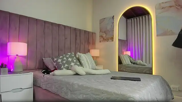 Valentino moretti online show from 02.12.26