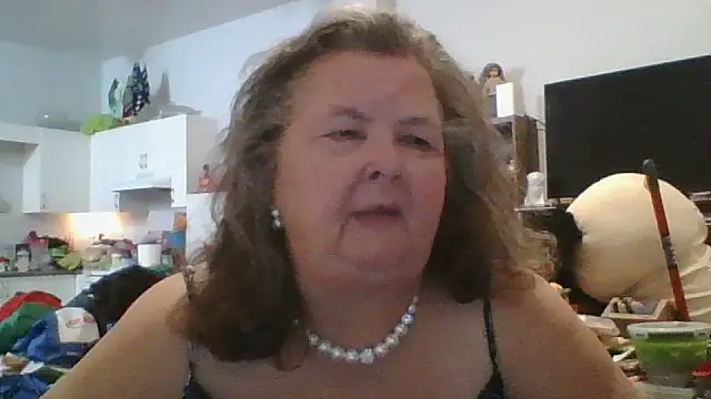 Snapshot of TiguhguhrsRose chatting on 11.24.25 TiguhguhrsRose online show from 11.24.25