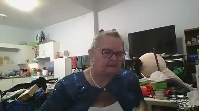 Snapshot of TiguhguhrsRose chatting on 01.15.26 TiguhguhrsRose online show from 01.15.26